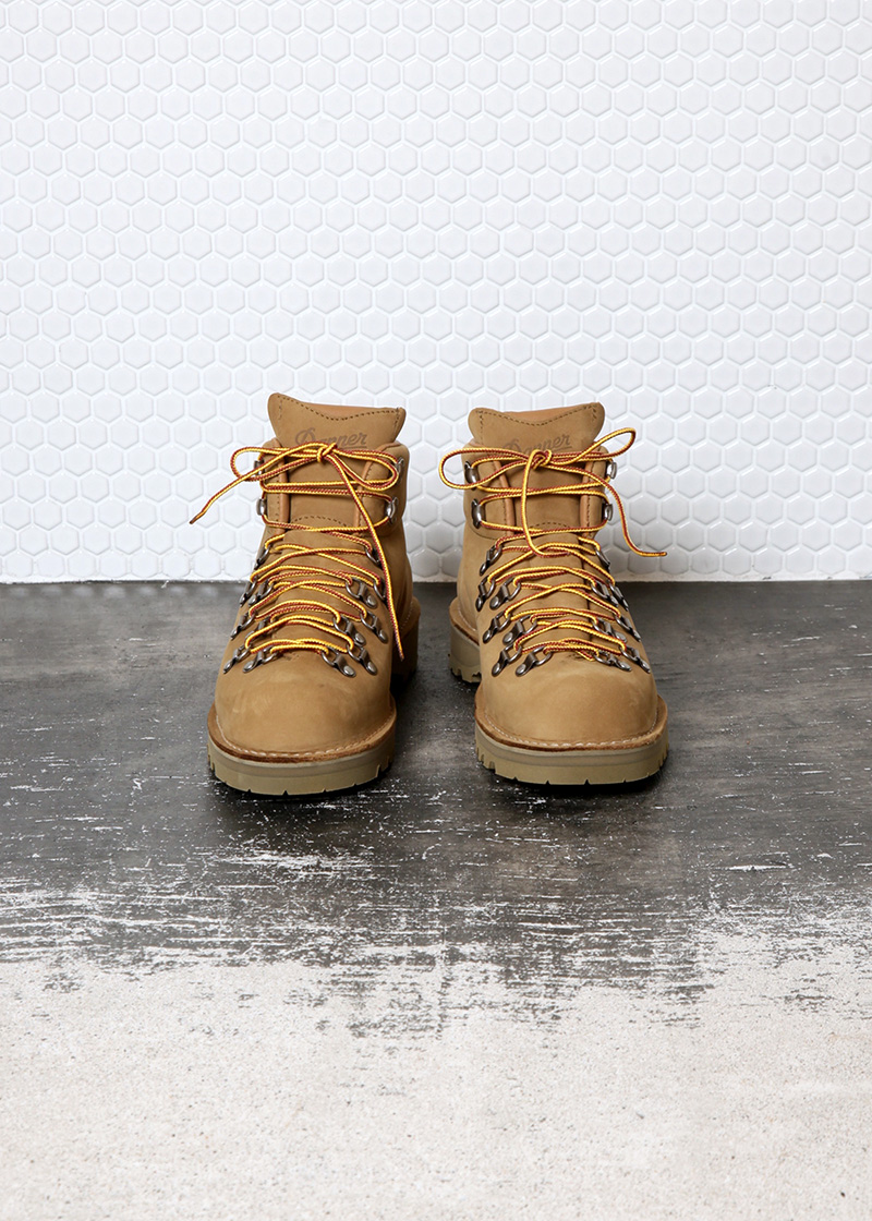 ENGINEERED GARMENTS〉×〈DANNER〉Mountain Trail SP